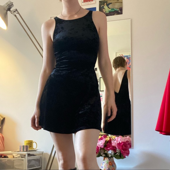 h&m VELVET DRESS, size small - Picture 4 of 4